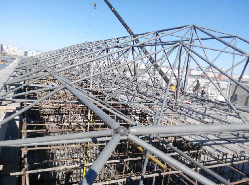 绵阳商贸城屋顶网架工程